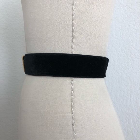 Louis Vuitton Velvet Leather Backed Branded Logo Buckle Belt - Picture 11 of 11